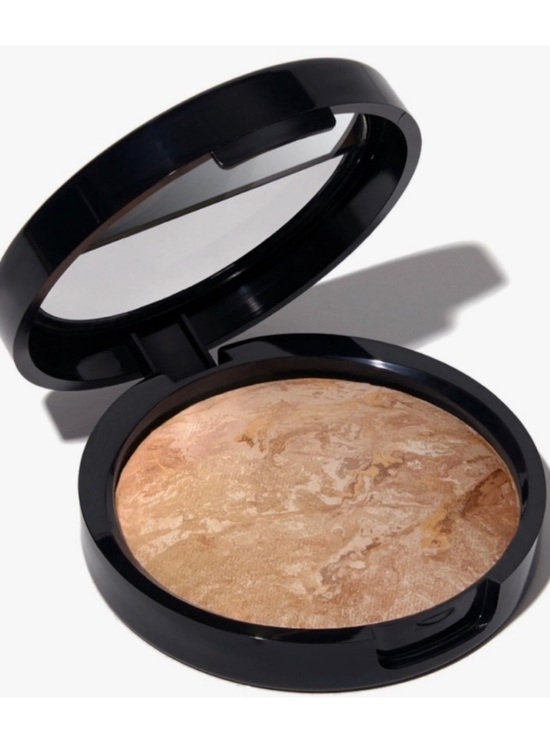 Laura Geller Other - Laura Geller Baked Balance N Brighten Foundation in Light